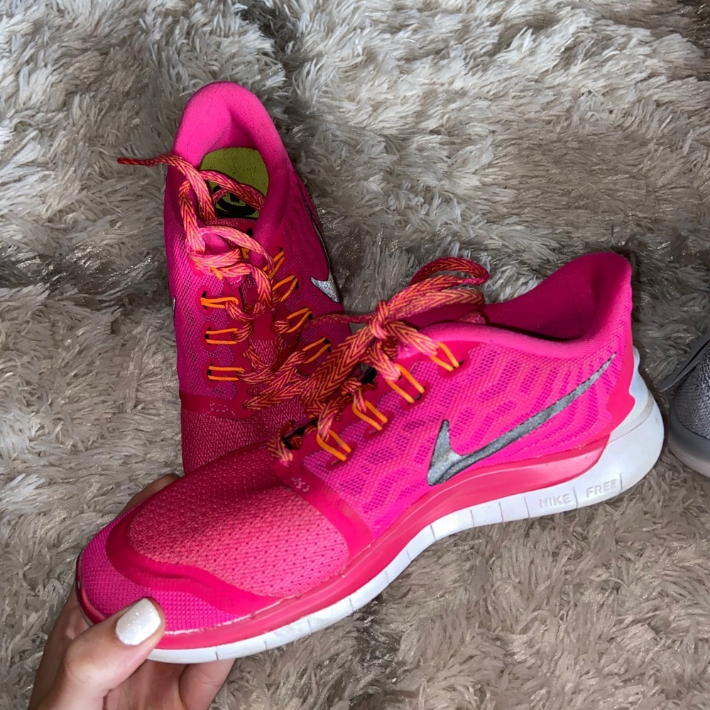 Nike tennis shoes
